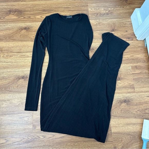 Naked Wardrobe Black Asymmetrical One Sleeve Ribbed Bodycon Maxi Dress Size 1 - Picture 5 of 10